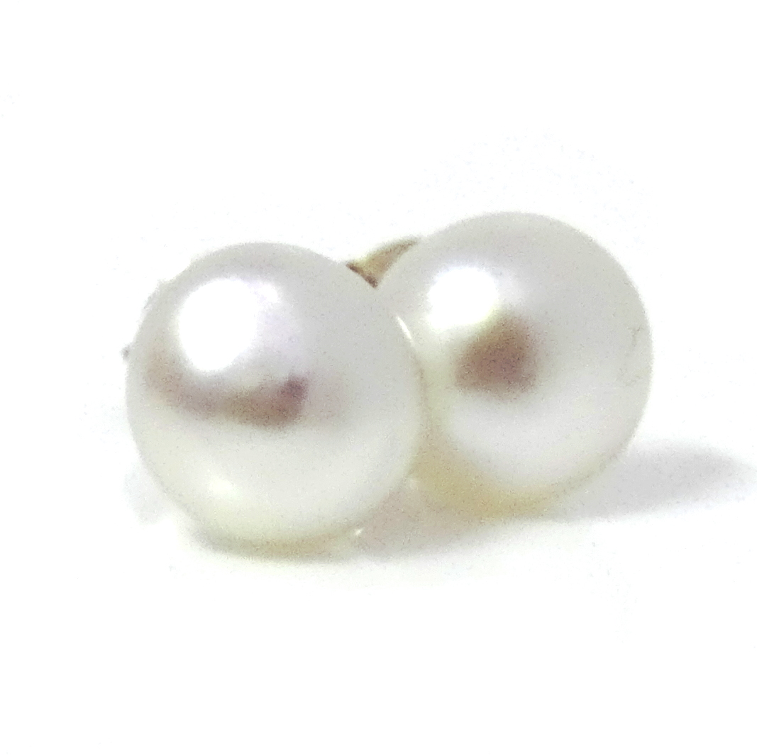 White South Sea Button Pearl Earrings